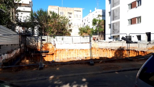 20171130-132719-einstein-st.-ramat-gan