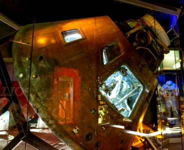 20180502_Apollo_13_command_module_Cosmosphere_1