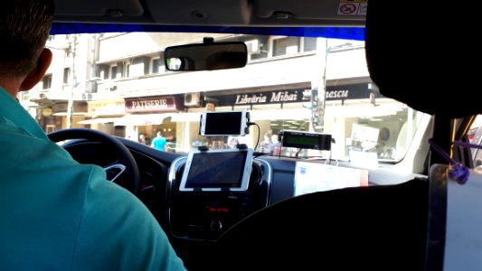 20180412-132051-taxi-bucharest-romania-2018