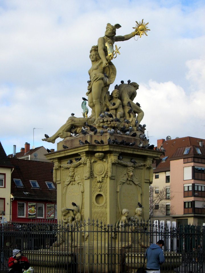 20171119Marktplatzbrunnen_Mannheim1