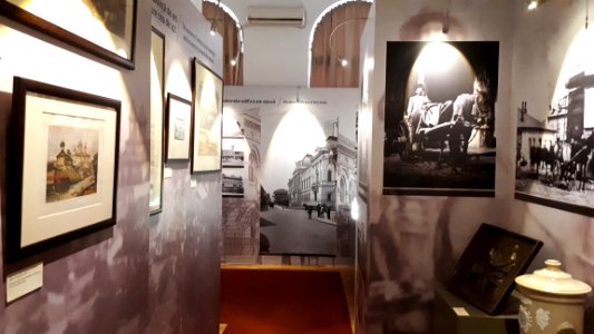 20180410_113652_Bucharest_Municipal_Museum,_Suțu_Palace_-_interior
