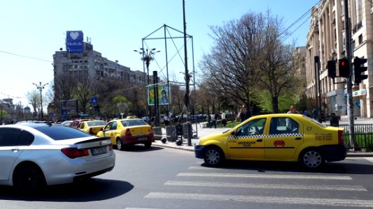 20180410_143446_Bulevardul_Unirii,_Bucharest