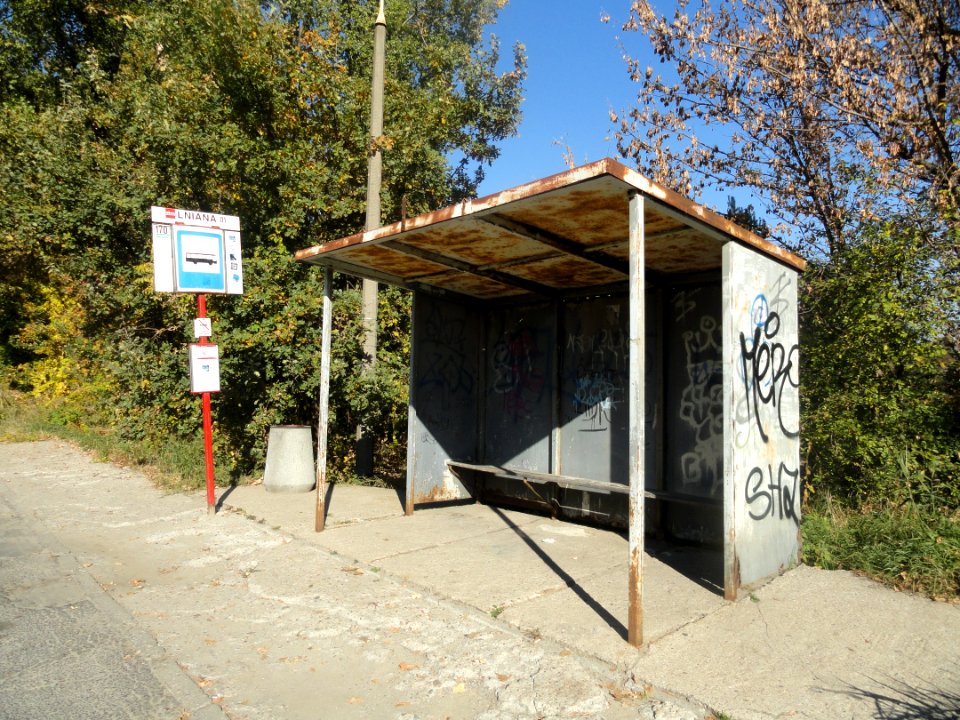 2018_Warszawa_przystanek_Lniana,_2