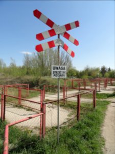 2018_Warszawa_Potrzebna-Gniewkowska_oznaczenie_przejścia_kolejowego