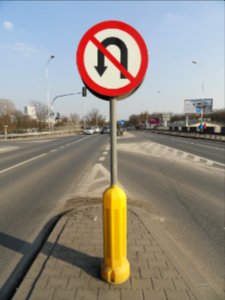 2018_Warszawa_Powązkowska_Duchnicka_zakaz_zawracania