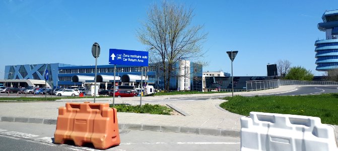 20180412-150452-henri-coanda-airport-april-2018