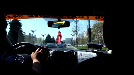 20180410-142559-taxi-bucharest-2018