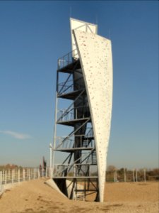 2018_Warszawa_Zalew_Bardowskiego,_wieża_widokowa