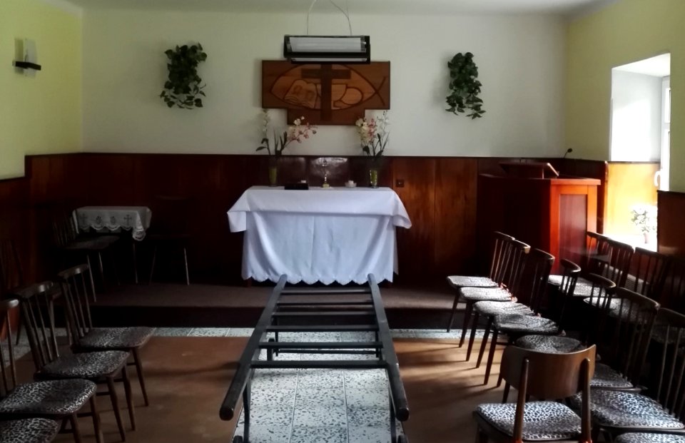 2018_Řeka_Lutheran_Cemetery_Chapel_interior