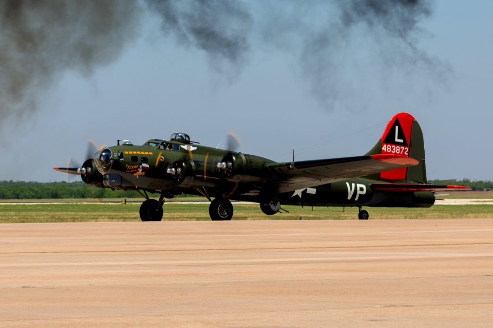 20180512_B-17_Flying_Fortress_Dyess_AFB_Air_Show_2018_9