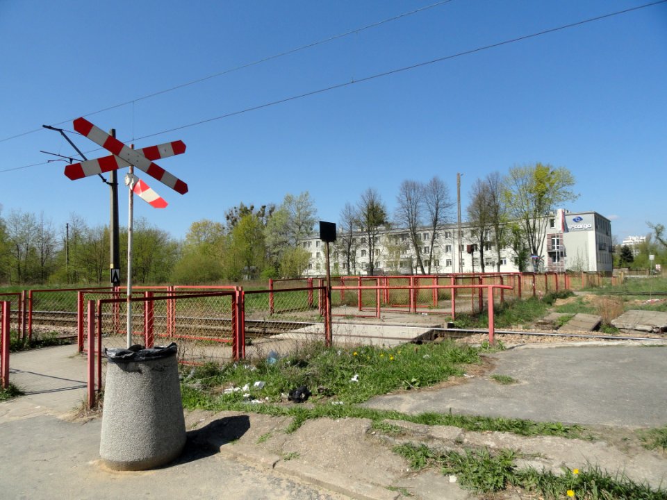 2018_Warszawa_Przyce,_przejście_przez_tory