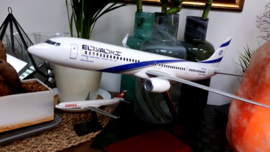 20180408_150104_travel_agency_Israel_el_al_model_aircraft