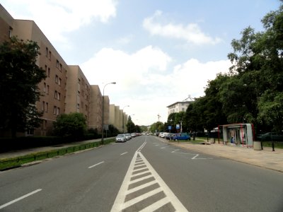 2018_Warszawa_Wola_Stawki,_stare_oświetlenie