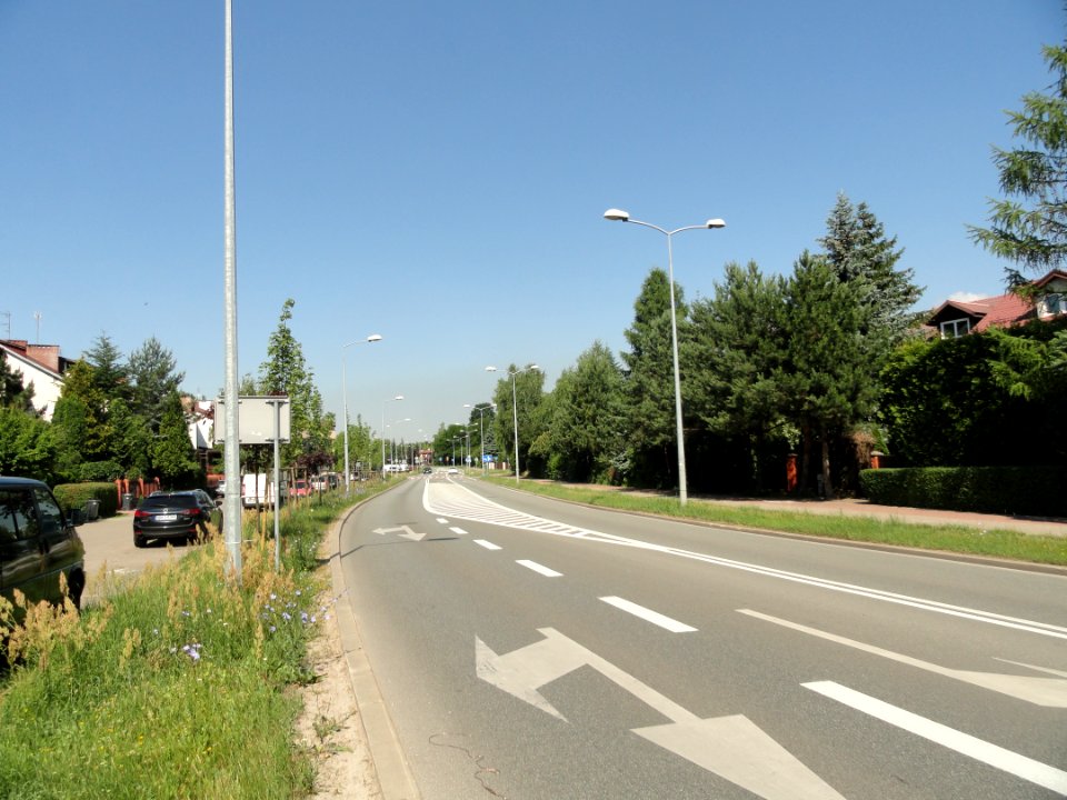 2018_Warszawa-Wesoła_ulica_Jana_Pawła_II,_1