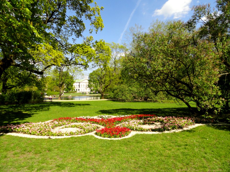 2018_Warszawa_Ogród_Krasińskich,_14