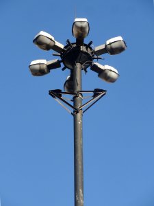2018_Warszawa_Jana_Pawła_II_przy_Centralnym,_latarnia