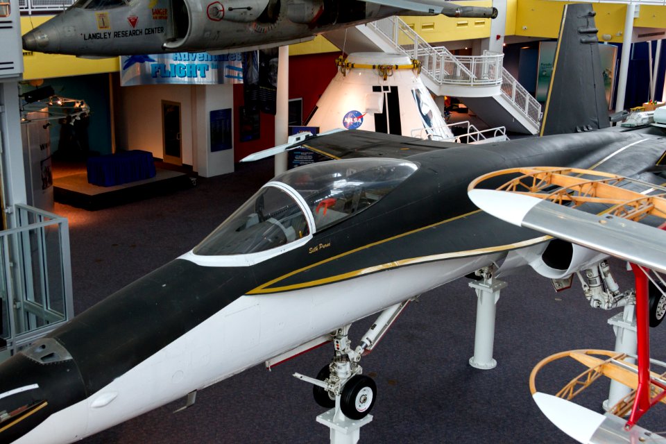 20180320_FA-18_HARV_Virginia_Air_and_Space_Center-3