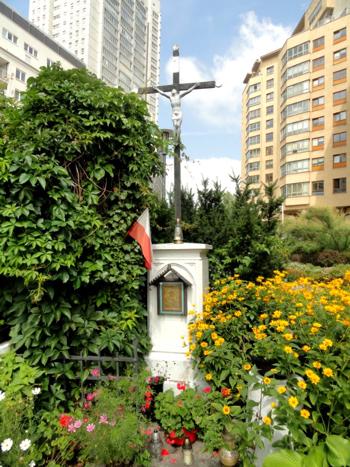 2018_Warszawa_Dzika,_kapliczka,_2