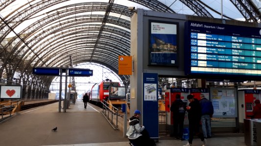 20180205-131016-dresden-main-train-station-2018 photo