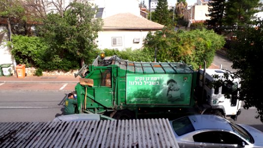 20180122-04448-ramat-gan-january-2018-waste-collection