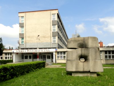 2018_Warszawa_Stawki_14,_Zespół_Szkół_Poligraficznych,_1