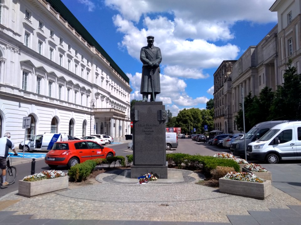 2018_Warszawa_pomnik_Piłsudskiego_na_placu_Piłsudskiego