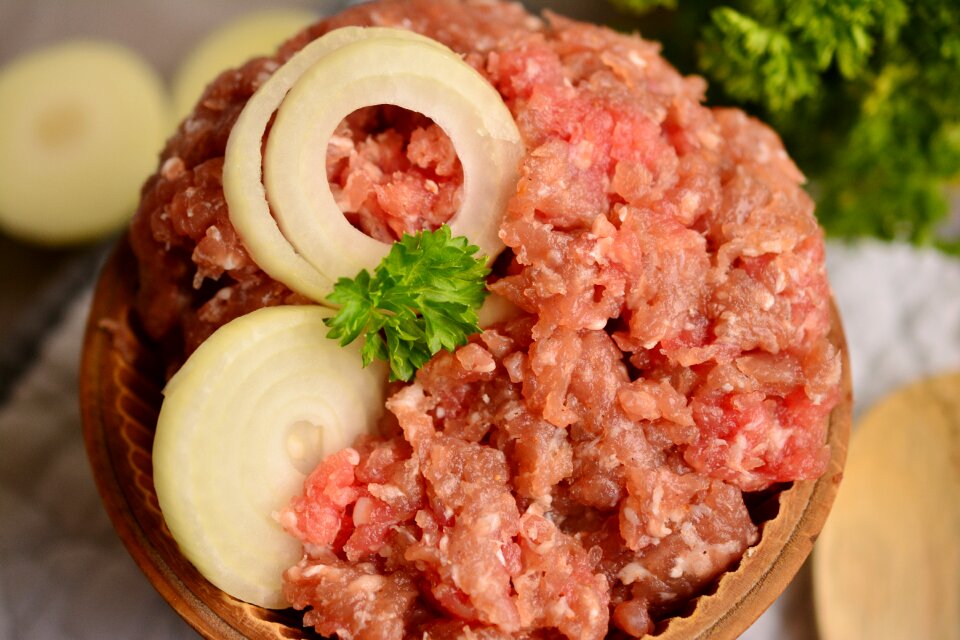 Schweinemett cook raw