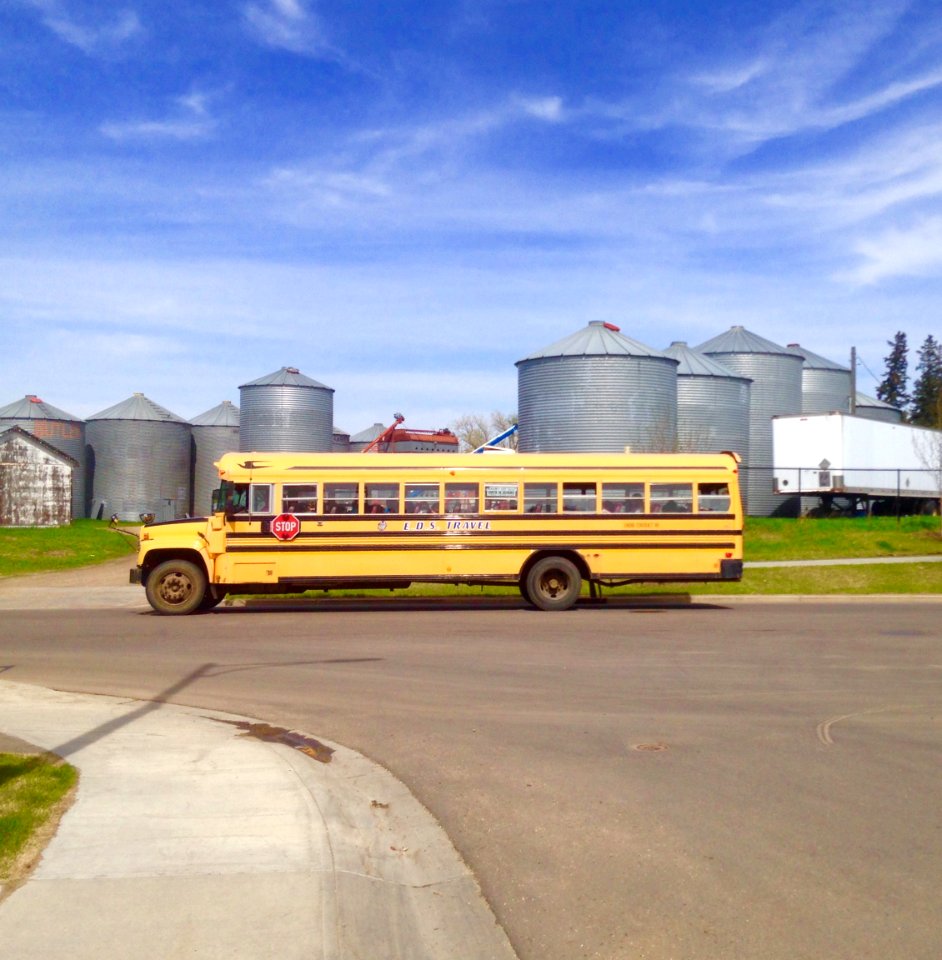 2018-05-14_Blue_Bird_school_bus_with_GMC_chassis,_Spruce_Grove,_AB