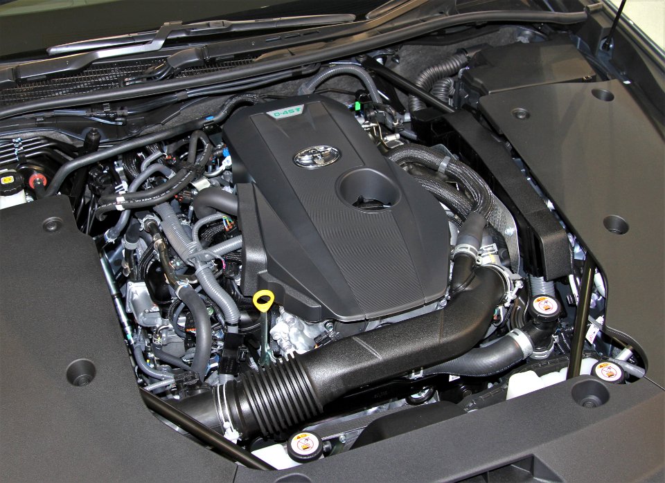 2018_Toyota_Crown_8AR-FTS
