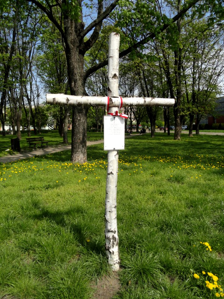 2018_Warszawa_Solidarności,_upamiętnienie_rzezi_Woli,_ogród_zabaw_Wenecja_5_sierpnia_1944