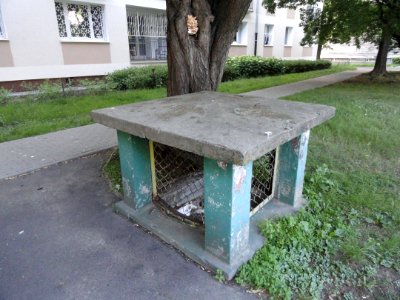 2018_Warszawa_schron-grzybek_na_Muranowie,_2