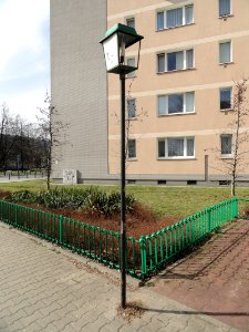 2018_Warszawa_Anielewicza-Zamenhofa_szczątki_latarni