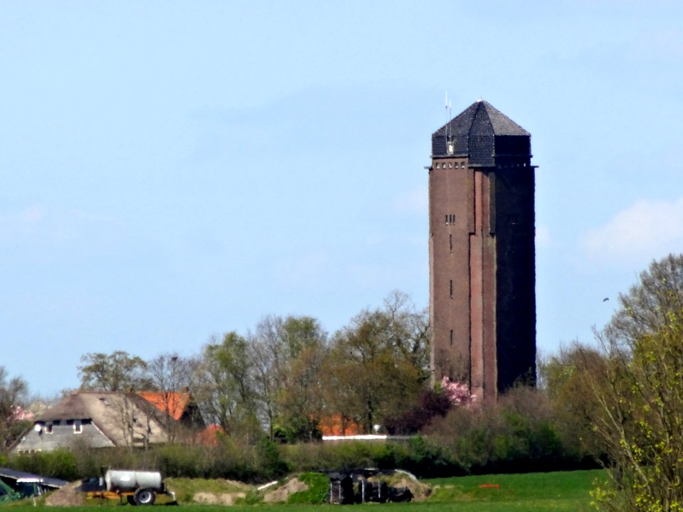 20140416_Zicht_op_watertoren_van_Tuk2