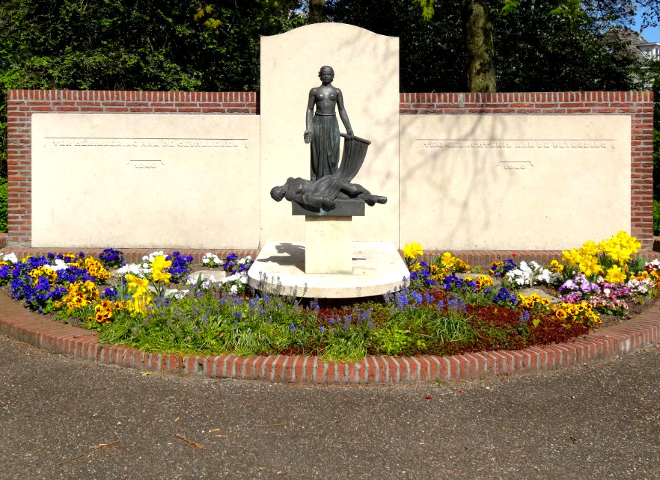 20140416_Bevrijdingsmonument_Steenwijk_bij_Rams_Woerthe_door_Hildo_Krop