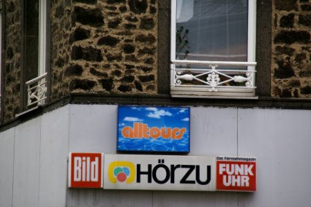 2014.06.21.115649_Bild_alltours_Funk_Uhr_signs_Obertorstraße_Münstermaifeld