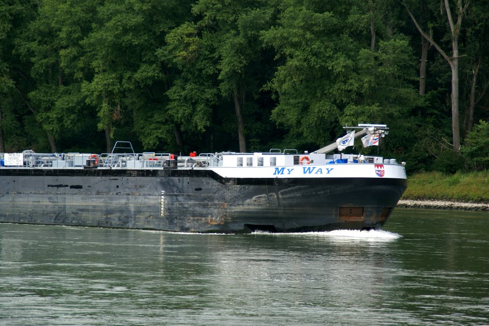 2014.07.05.110917_Ship_Rhine_Rheinsheim