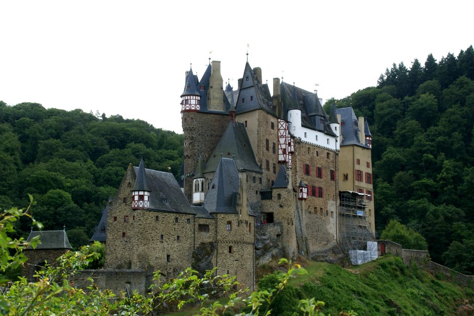2014.06.21.125023_View_Burg_Eltz