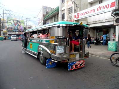 2014-11-24_Jeepneys_in_Batangas_City_01