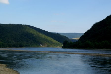 2014.06.21.185415_View_South_Rhine_Kaub_B42