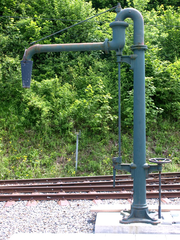 2014.06.04_-_Frankenfels_-_Aufnahmsgebäude_und_Lokschuppen_Laubenbachmühle_-_05