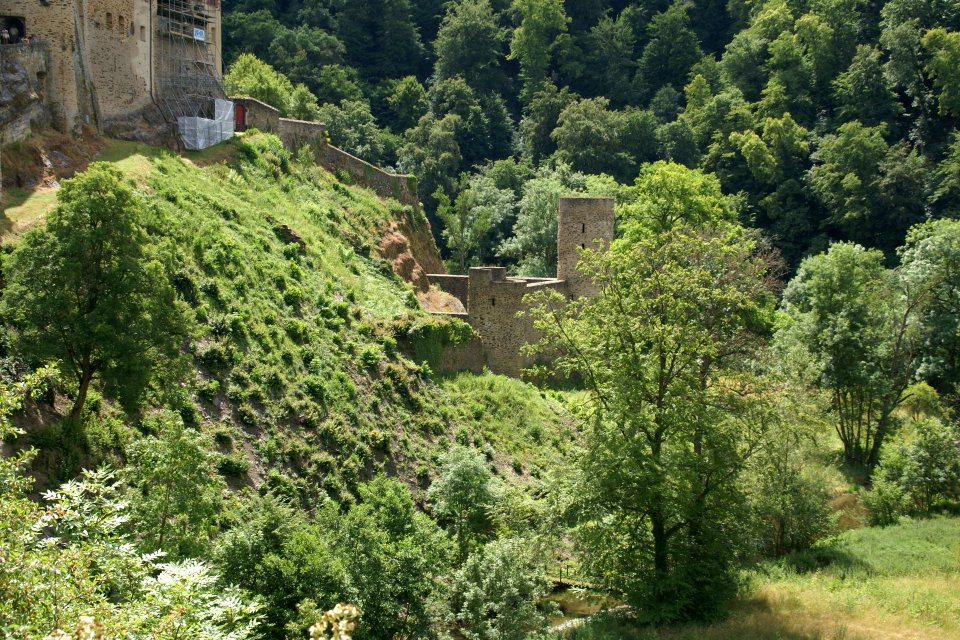 2014.06.21.125230_View_Burg_Eltz