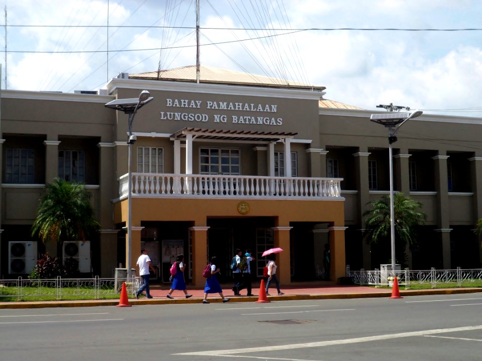 2014-11-03_Batangas_City_Hall_002