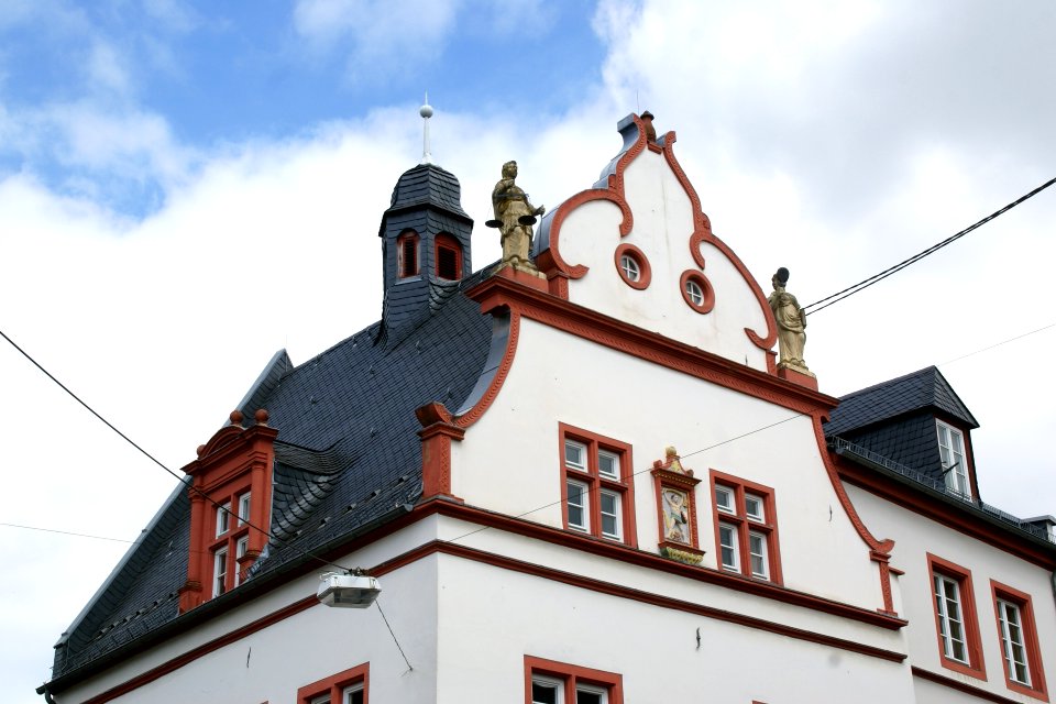 2014.06.21.120255_City_Hall_gable_Münstermaifeld