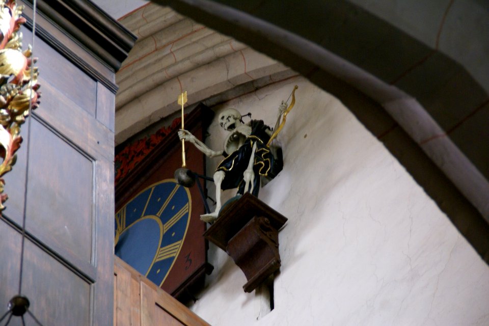 2014.06.21.114322_Skeleton_pipe_organ_Stiftskirche_Münstermaifeld