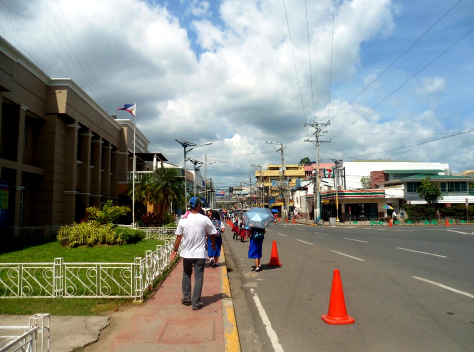 2014-11-03_P._Burgos_Street,_Batangas_City_Poblacion_002