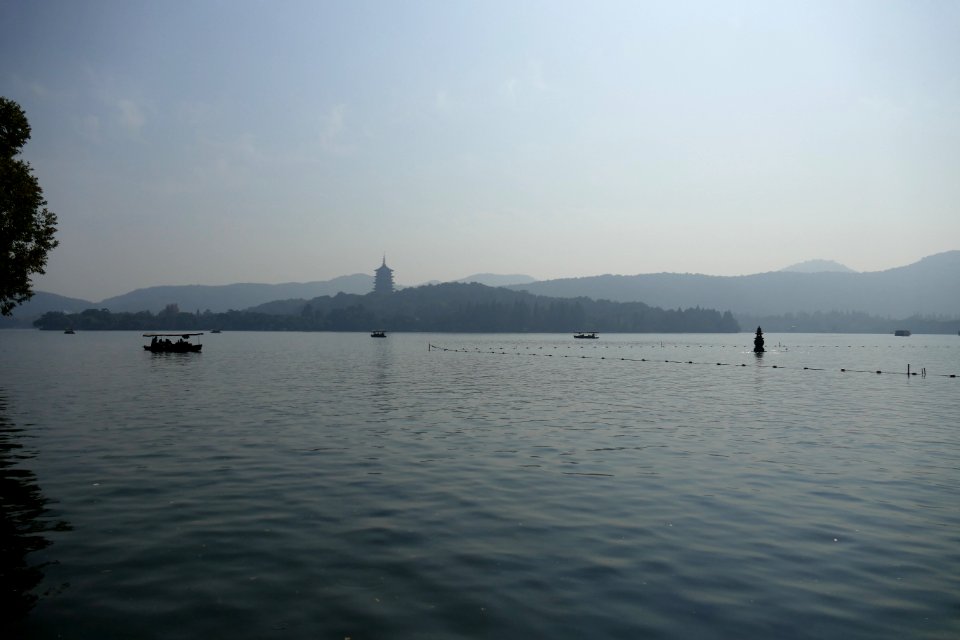 2014.11.21.113309_Leifeng_Pagoda_Three_Pools_Mirroring_the_Moon_Xihu_Hangzhou