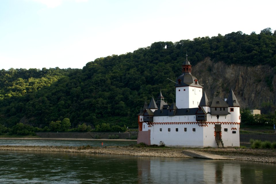 2014.06.21.184757_Burg_Pfalzgrafenstein_Rhine_Kaub_B42
