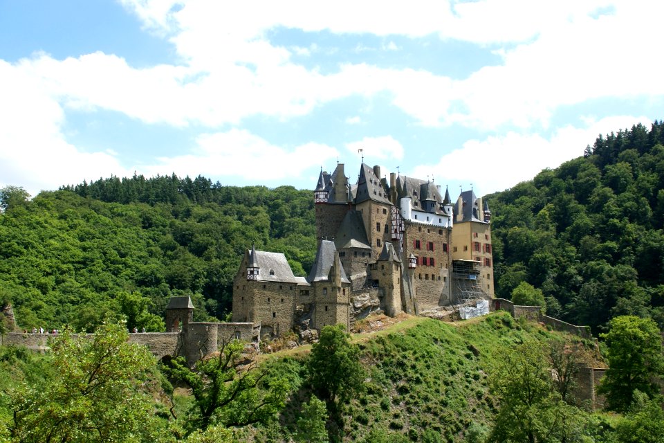 2014.06.21.143231_View_Burg_Eltz