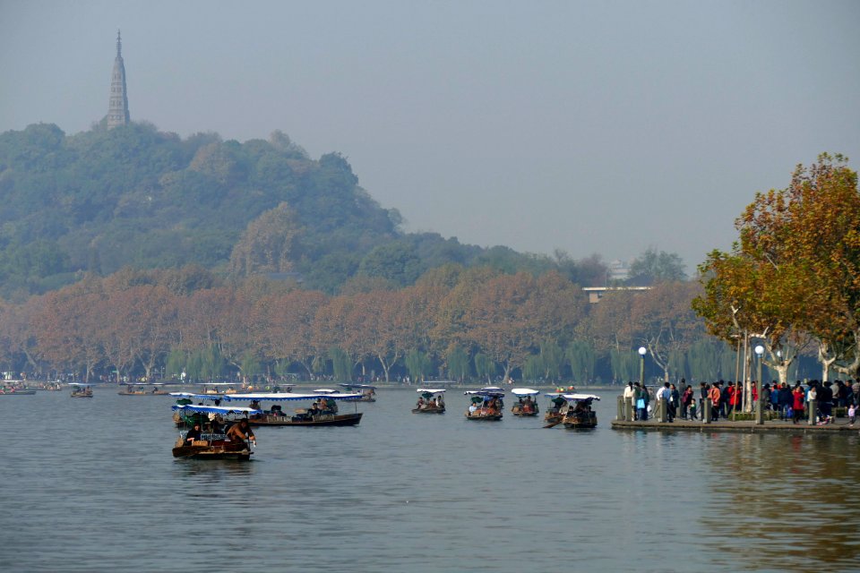 2014.11.22.103623_Boats_Sangongyuan_Baochi_Pagoda_Xihu_Hangzhou