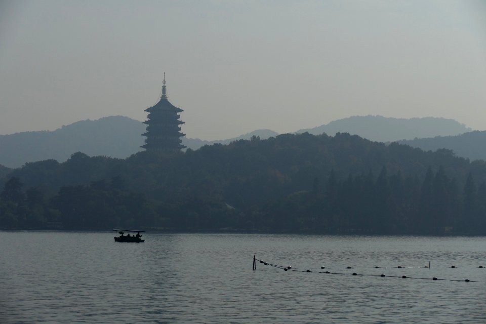 2014.11.21.113321_Leifeng_Pagoda_Three_Pools_Mirroring_the_Moon_Xihu_Hangzhou